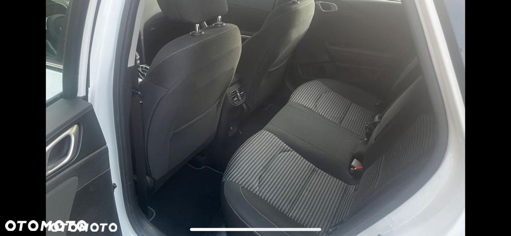 Kia Ceed 1.5 T-GDI DCT7 (48V M-H) Ultimate Edition - 28