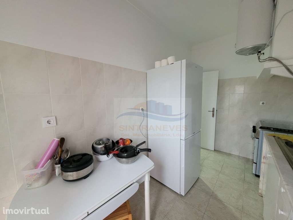 T2 Na Amadora, perto da estação de comboio com duas varandas. - Grande imagem: 5/17