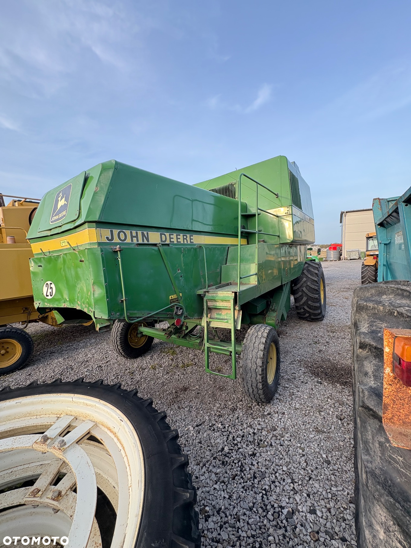 John Deere 1075 - 5