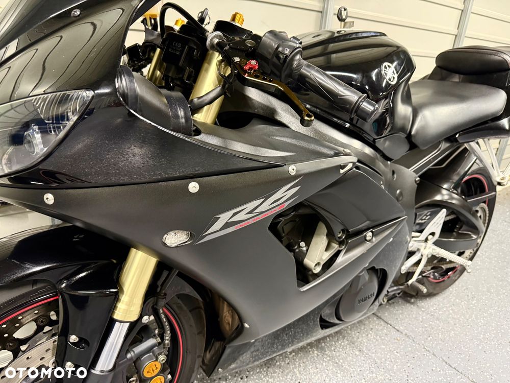 Yamaha R6 - 18