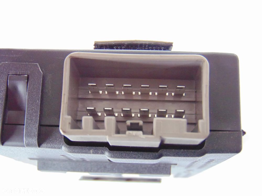 Moduł przekaźnik sterownik świateł haka holowniczego przyczepy 30664652 12245629 Volvo XC90 V70 II S60 - 10