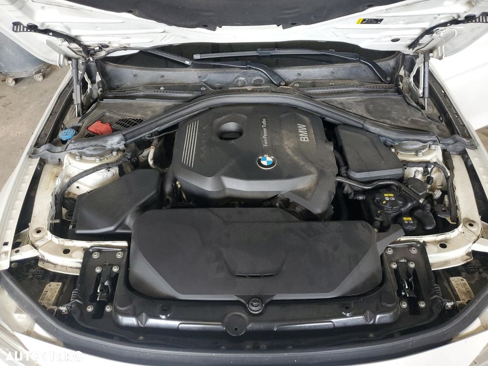 BMW Seria 3 330i xDrive Aut. - 11