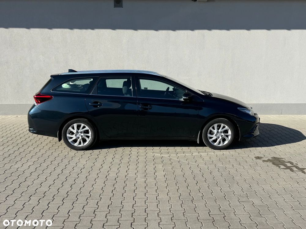 Toyota Auris 1.6 Premium - 2