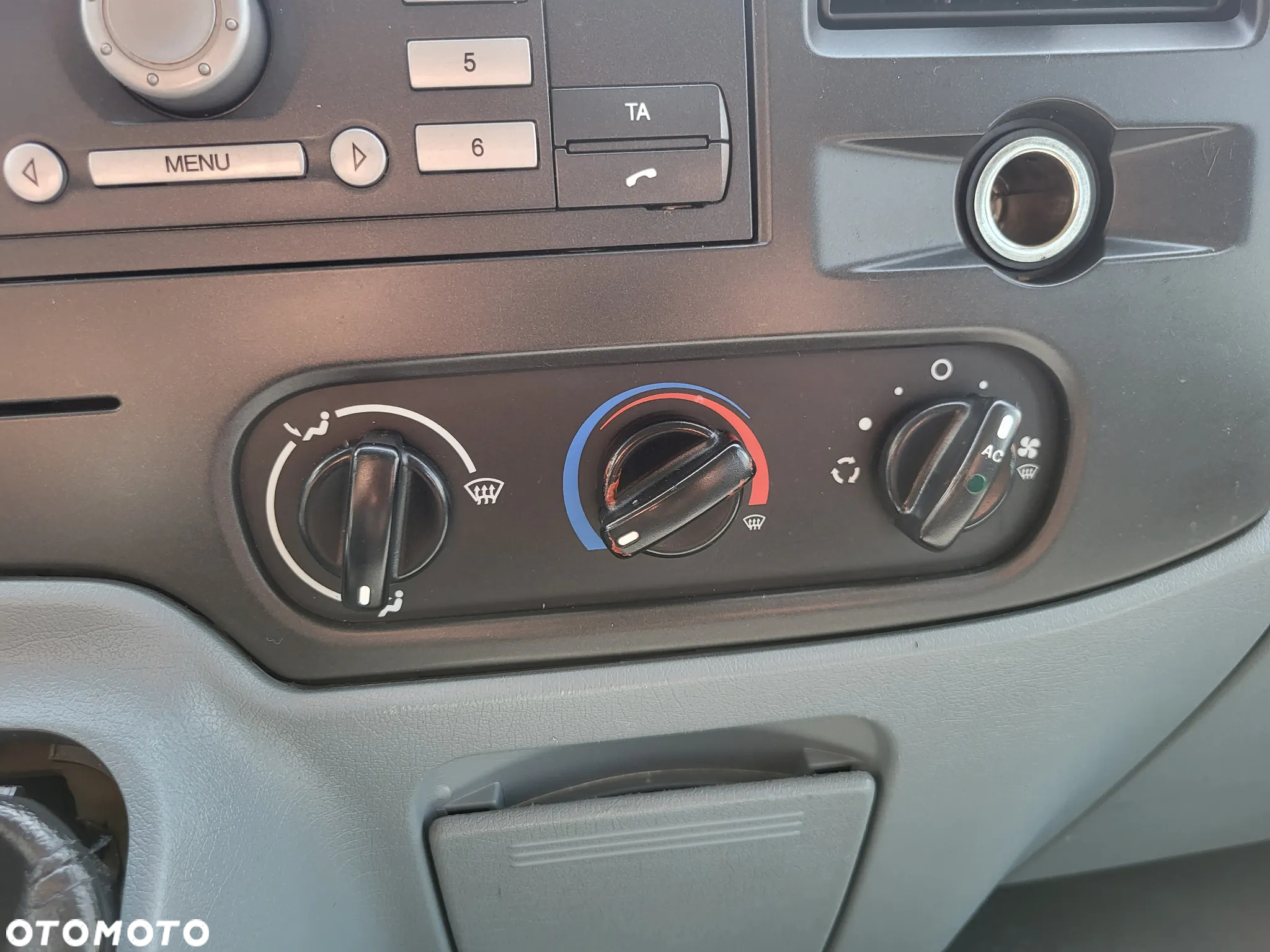 Ford Transit - 24