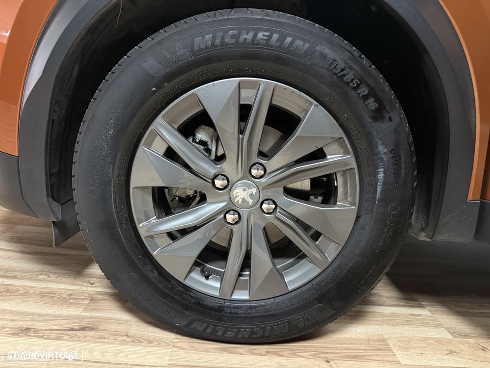 Peugeot 2008 1.2 PureTech Allure EAT8 - 9