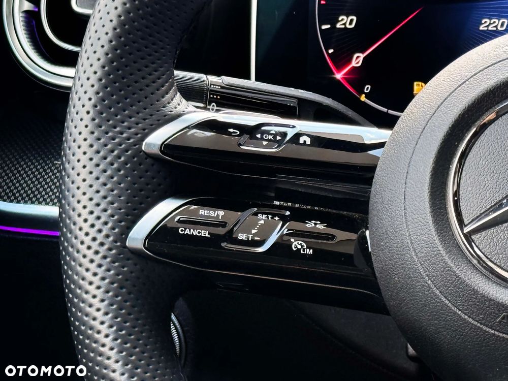 Mercedes-Benz Klasa C 300 9G-TRONIC AMG Line - 19