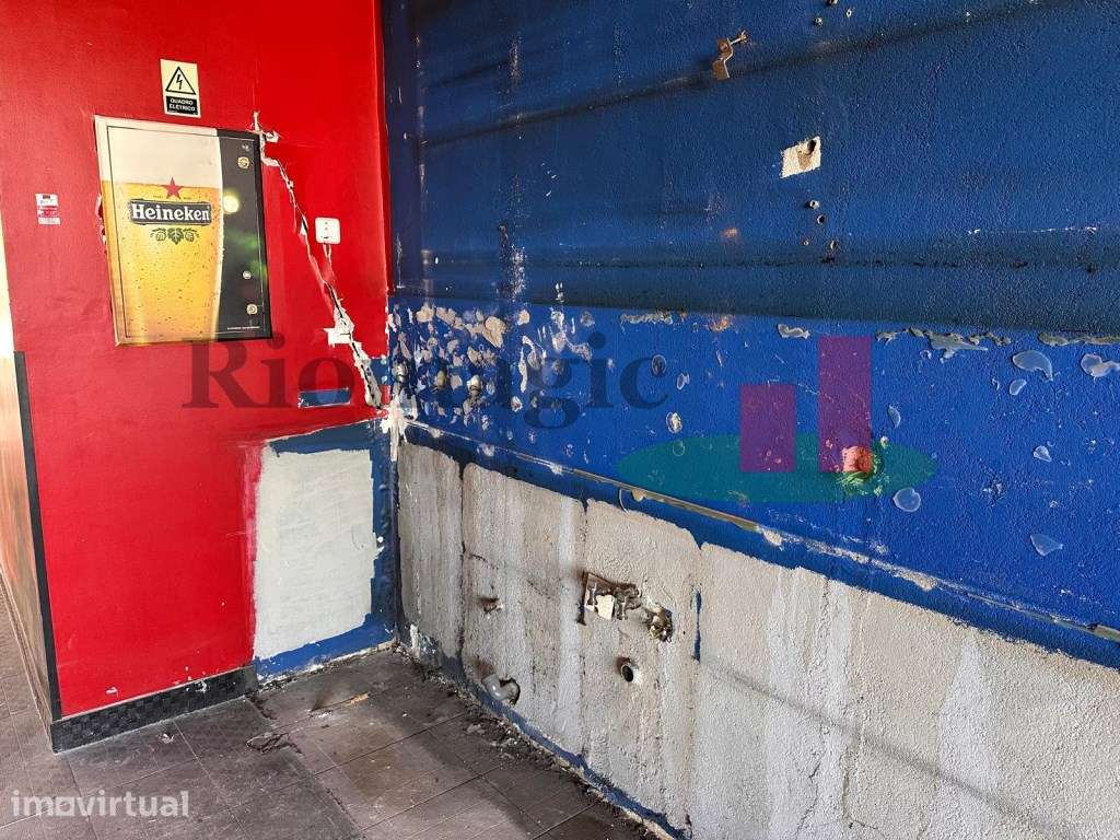 Lisboa - Loja em Carnide com 4 Estacionamentos - Metro Pontinha - Grande imagem: 4/19