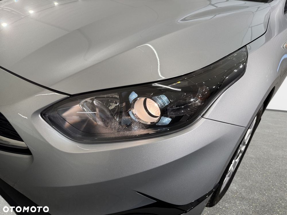 Kia Ceed - 10