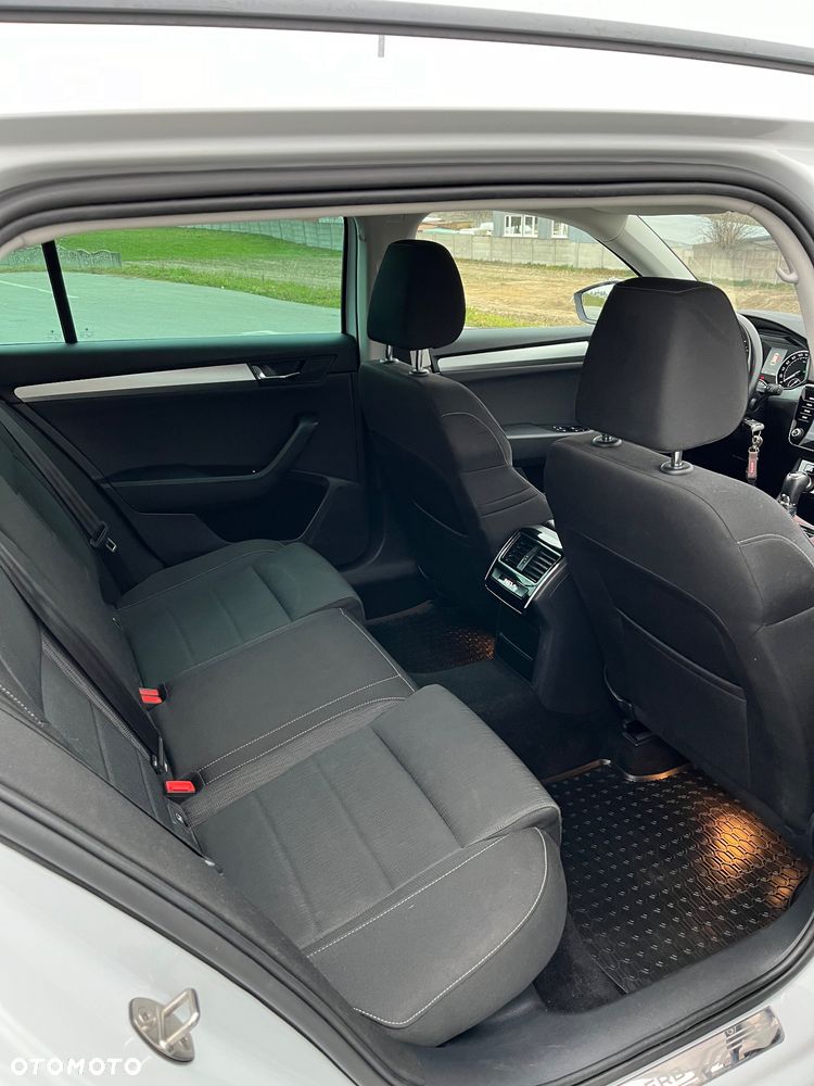 Skoda Superb 1.6 TDI DSG Ambition - 6