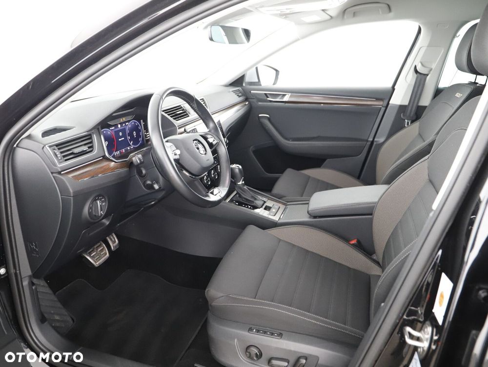 Skoda Superb 2.0 TDI SCR 4x4 Scout DSG - 11