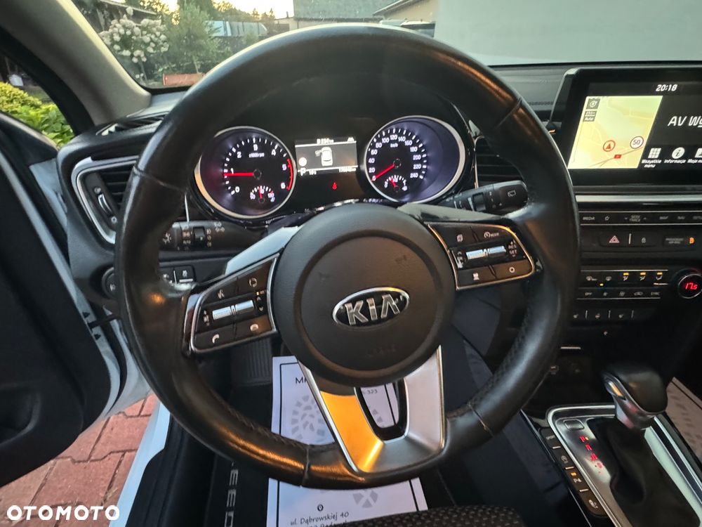 Kia Ceed - 38