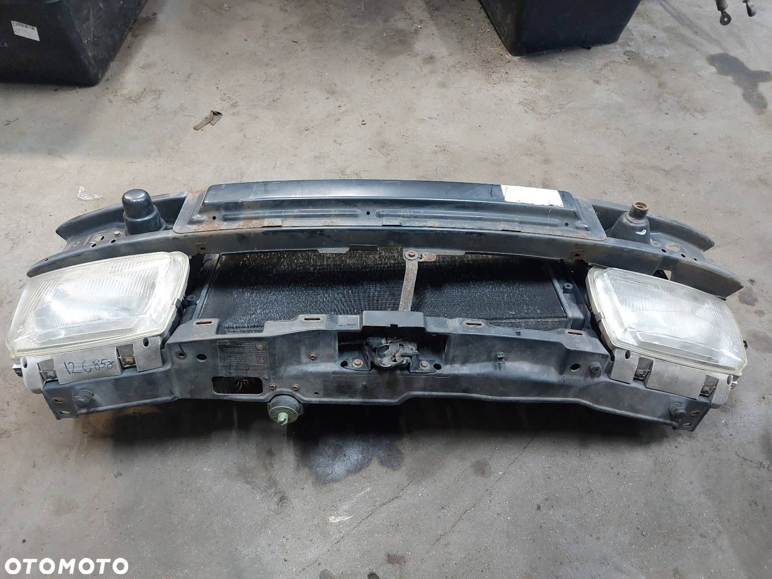 PAS PRZEDNI WZMOCNIENIE CZOŁOWE + CHŁODNICA + LAMPY VW POLO III 1.4 8V - 6
