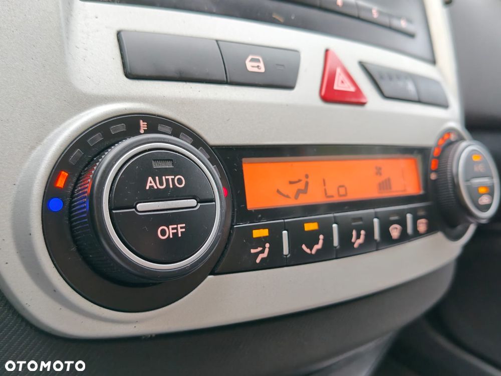 Kia Ceed - 10