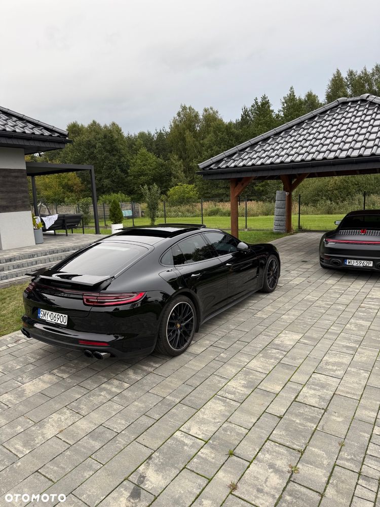 Porsche Panamera Standard - 1