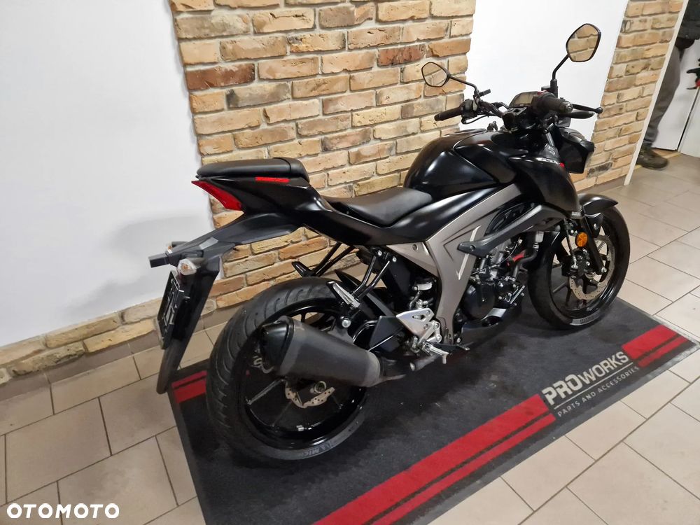 Suzuki GSX-R - 3