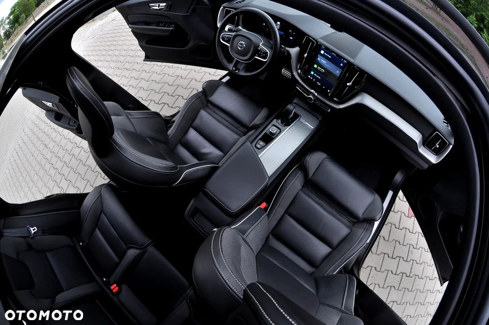 Volvo XC 60 B4 D AWD Ultimate Dark - 22