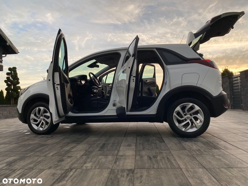 Opel Crossland X 1.2 T Design Line S&S - 24