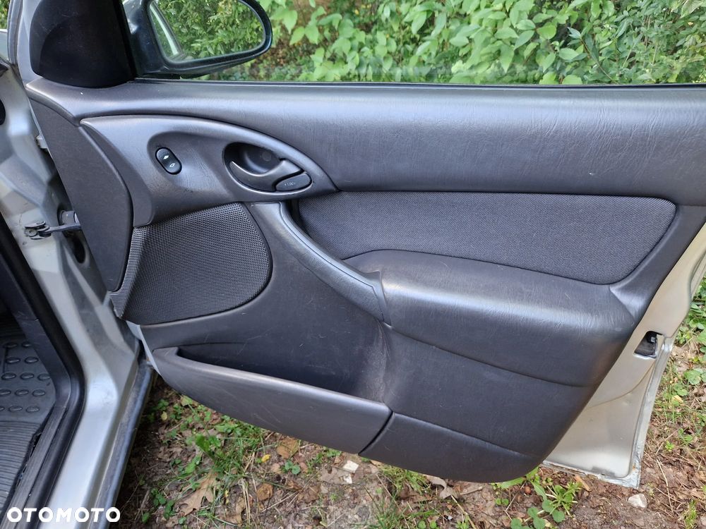 Ford Focus 1.6 Comfort - 15