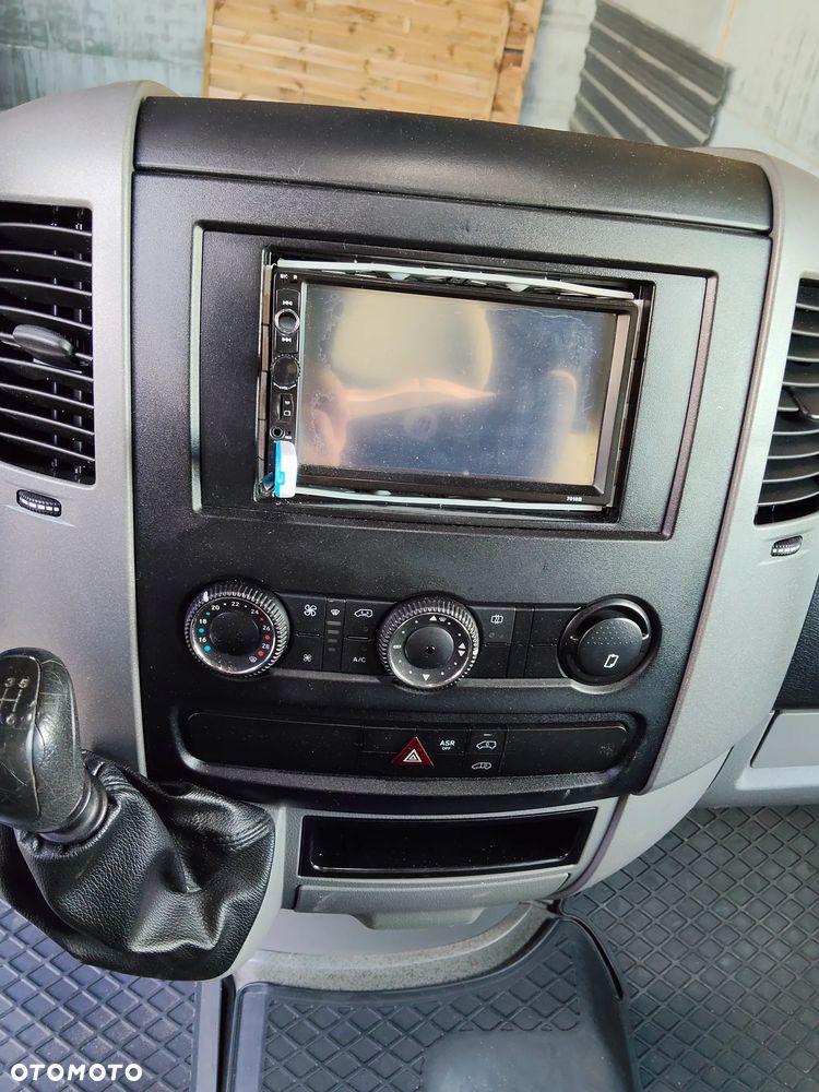 Mercedes-Benz Sprinter - 16