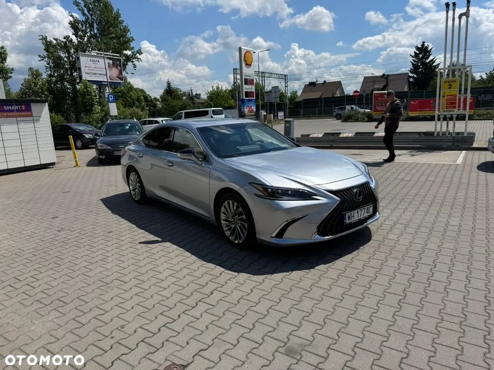 Lexus ES 300h Prestige - 9