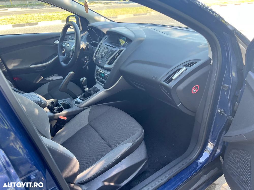Ford Focus - 8
