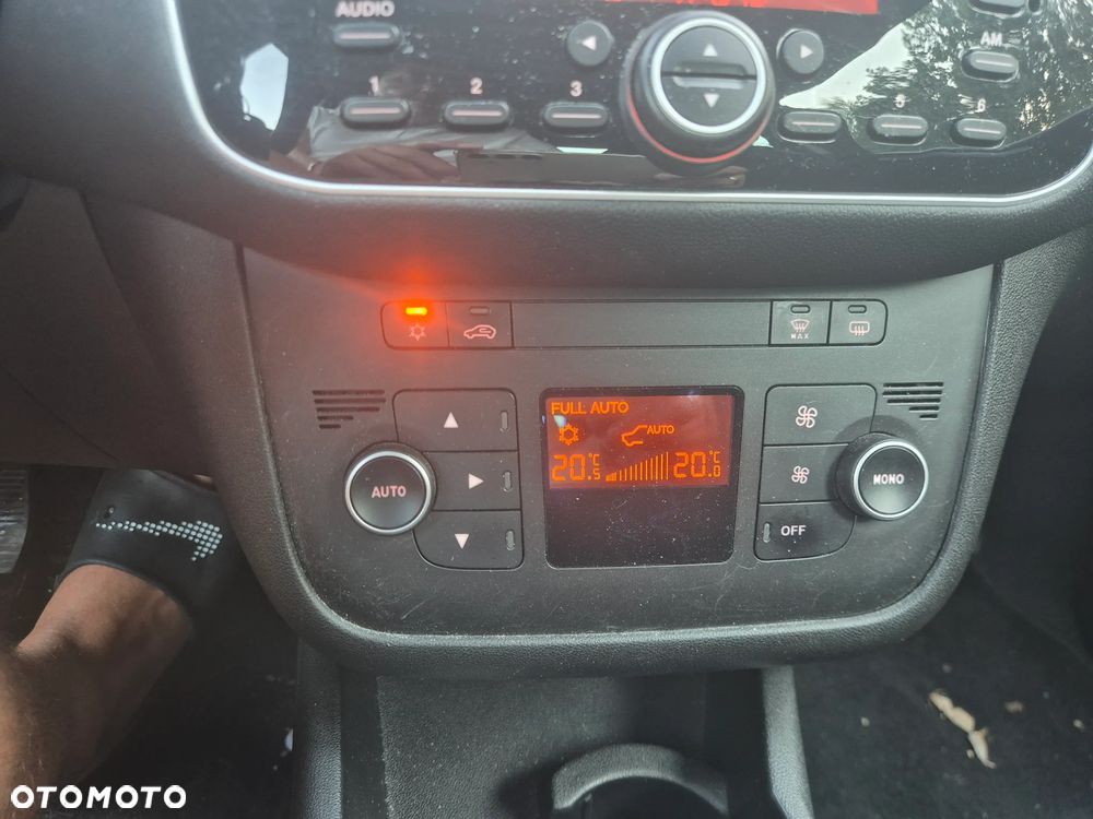 Fiat Punto 2012 - 12