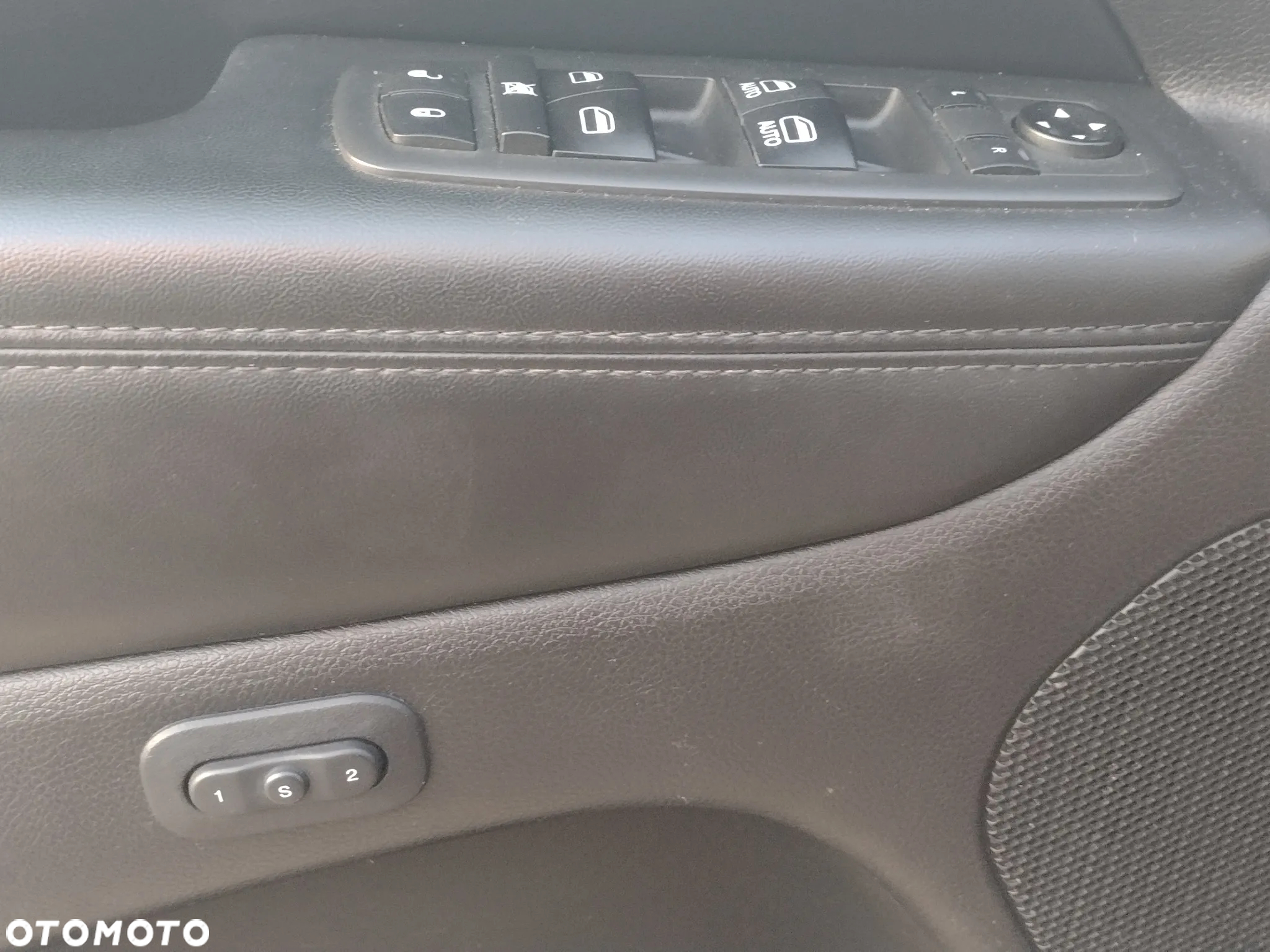 Jeep Grand Cherokee - 22