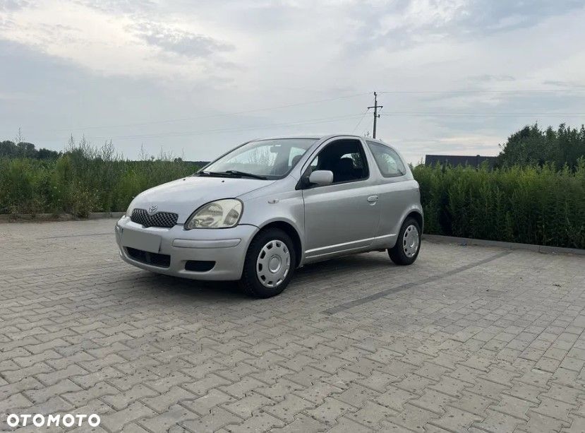 Toyota Yaris 1.0 - 5