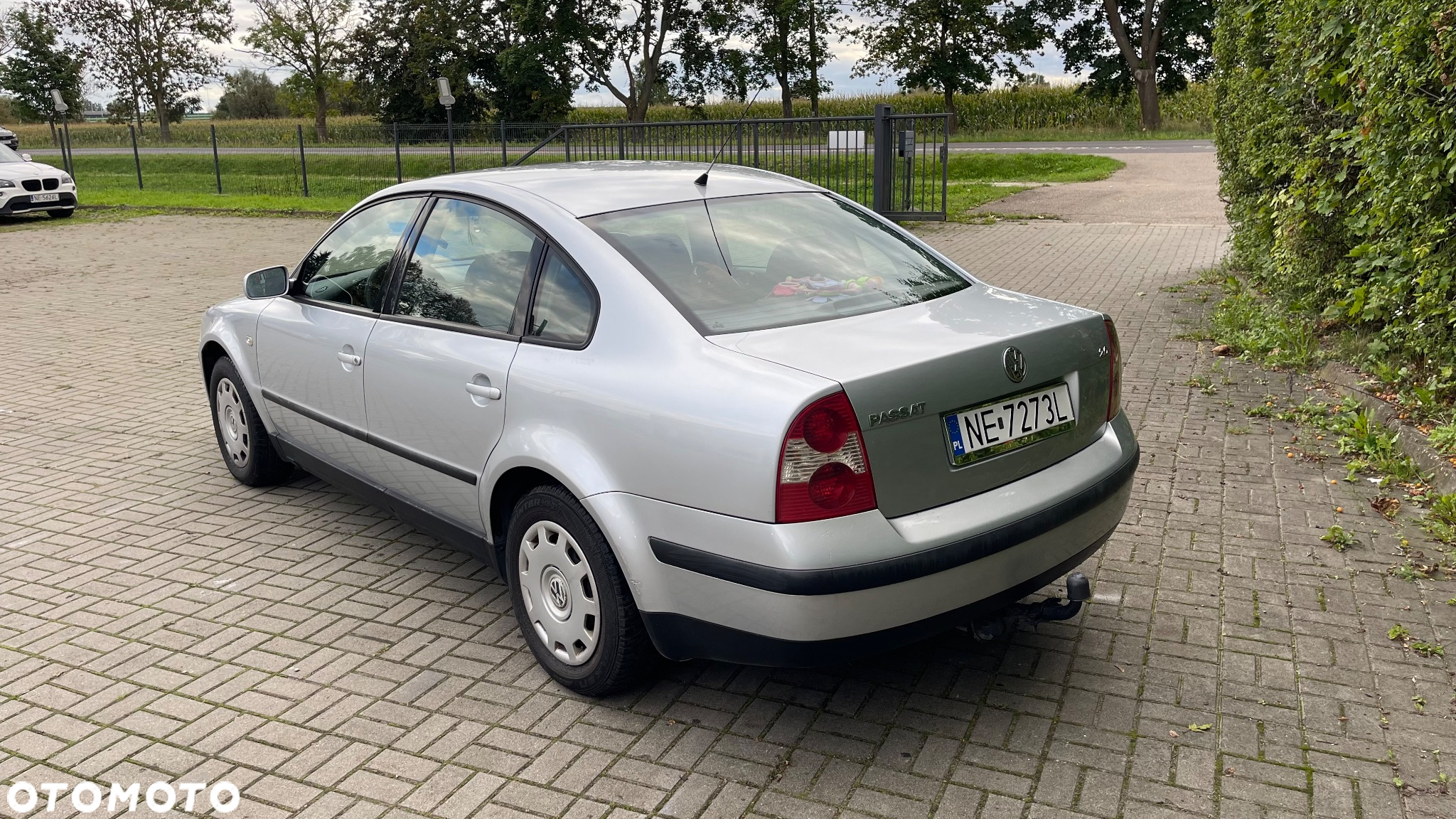 Volkswagen Passat 2.0 Basis - 2