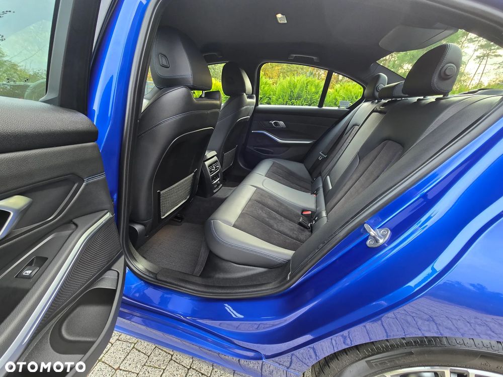 BMW Seria 3 330i M Sport sport - 9