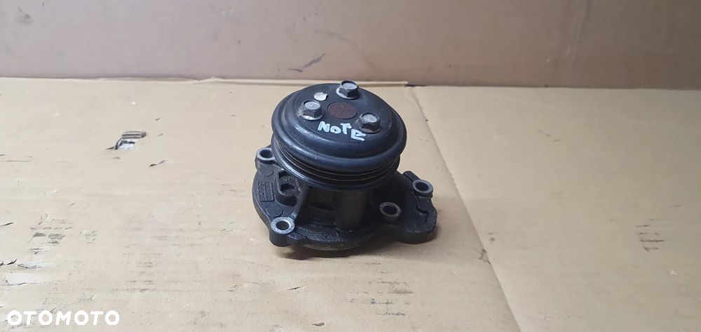 Pompa wody koło Nissan Note E11 1.4 16V - 2