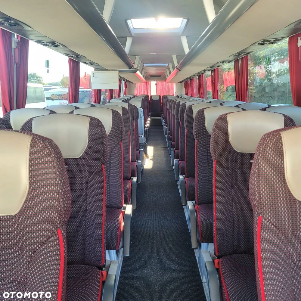 MAN R 08 Lion's Coach - 4