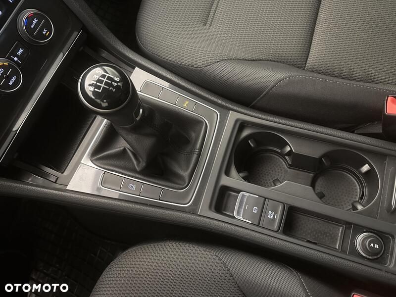 Volkswagen Golf 1.5 TSI BMT Evo Comfortline - 18