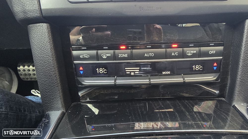 Mercedes-Benz E 250 CDi Avantgarde BlueEfficiency Auto. - 28