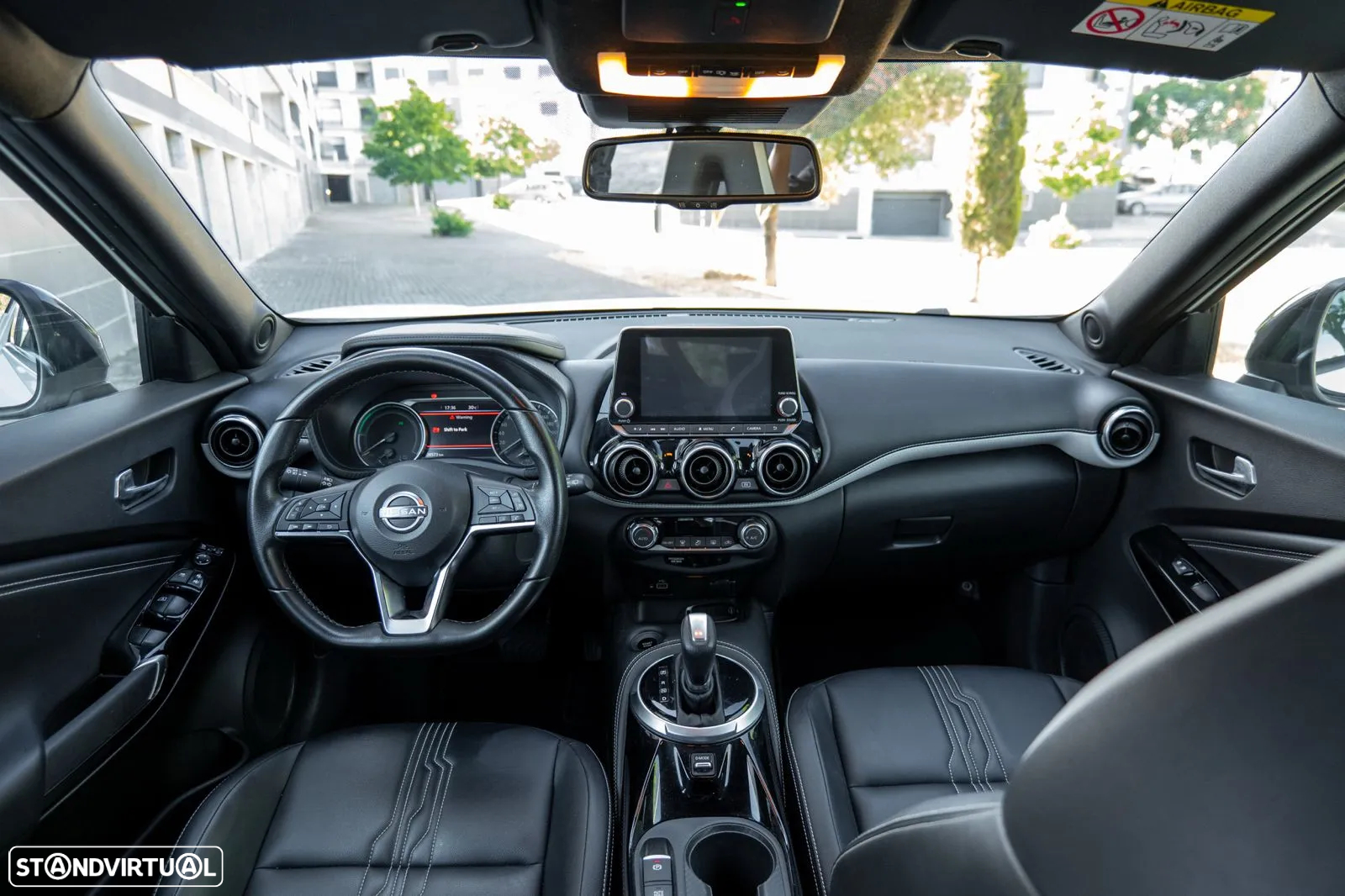 Nissan Juke 1.6 Hybrid N-Design Black - 27