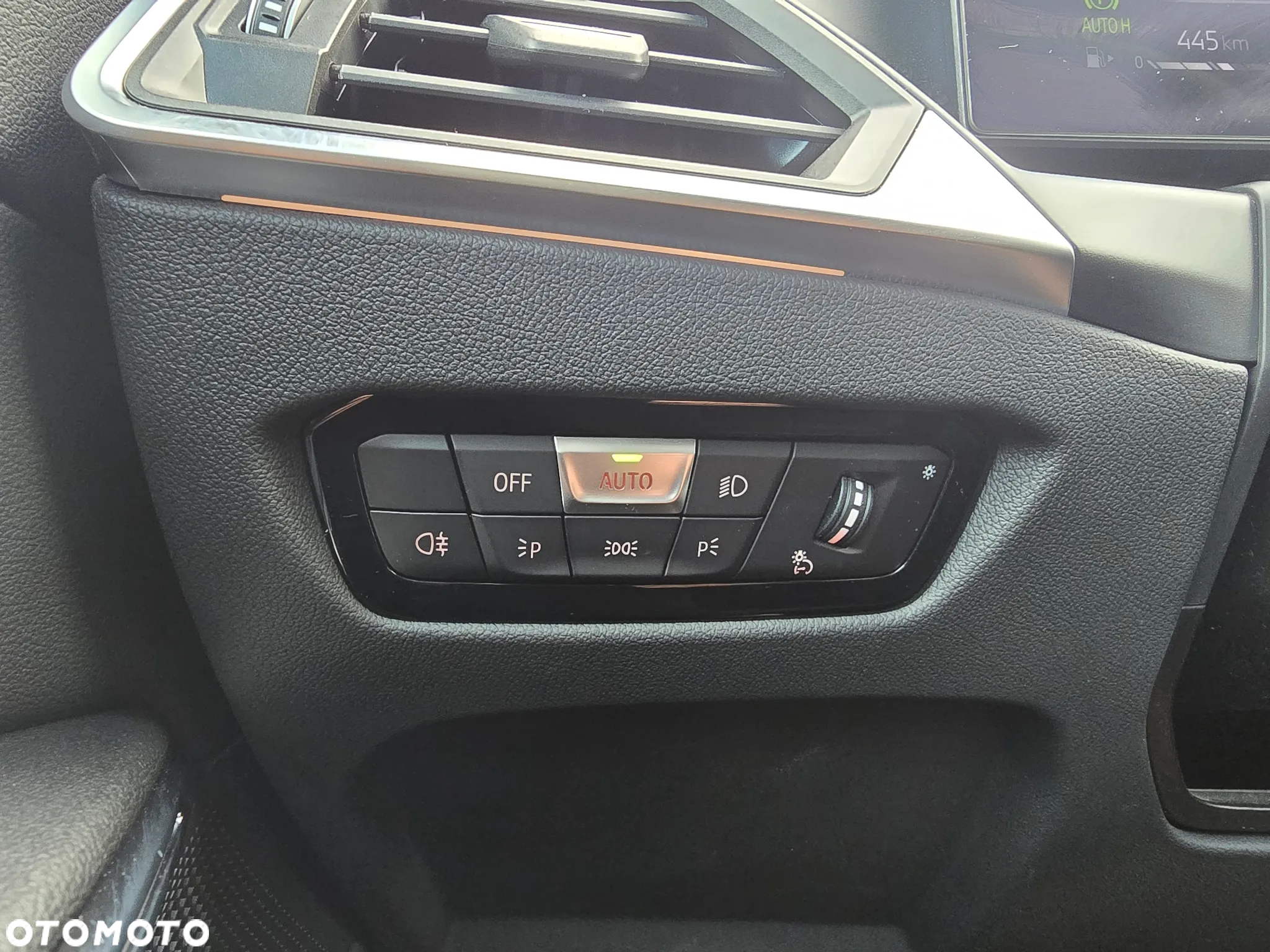 BMW Seria 3 318i - 18