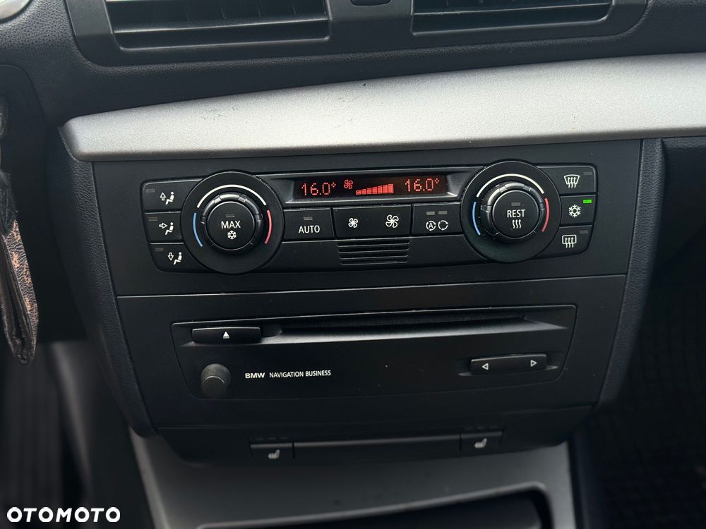 BMW Seria 1 116i - 13
