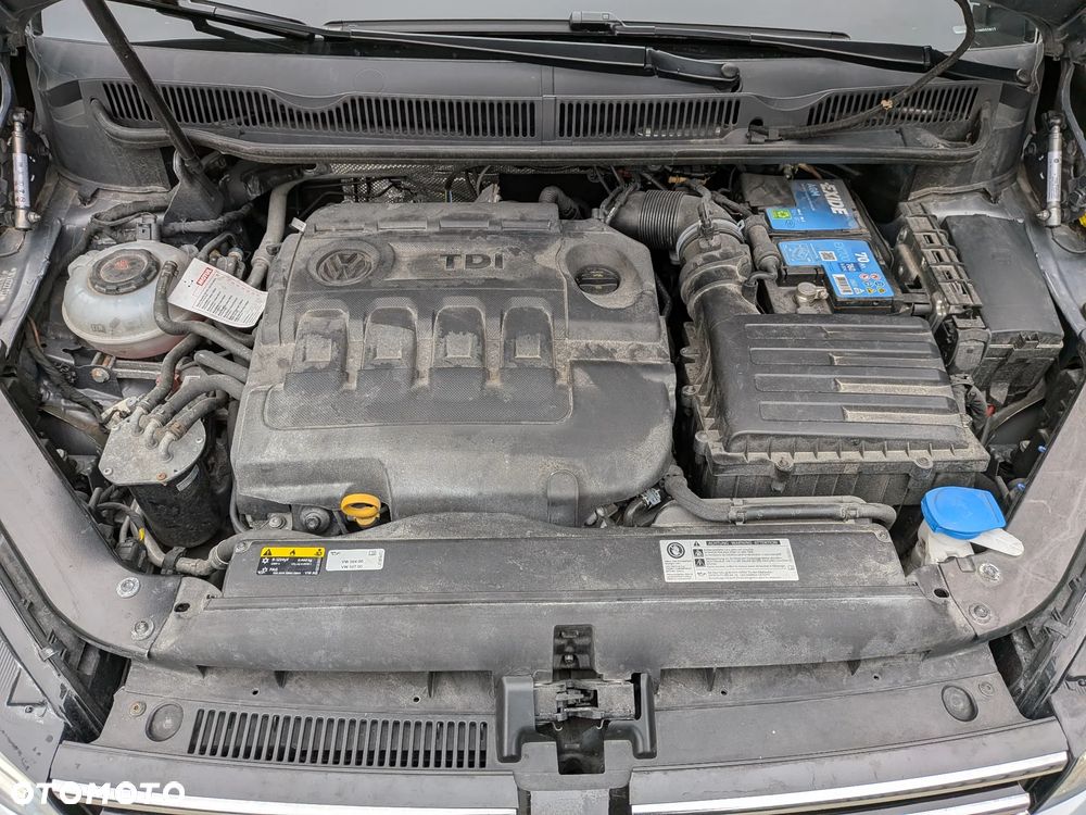 Volkswagen Touran - 25