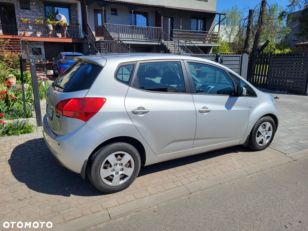 Kia Venga - 5