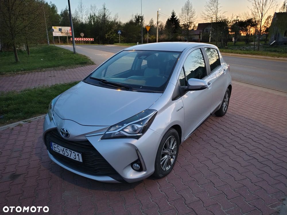 Toyota Yaris Hybrid 100 Premium EU6 - 1