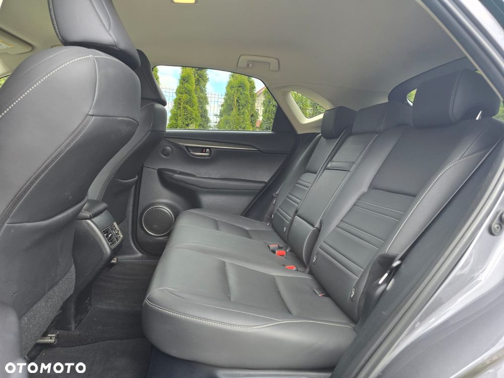 Lexus NX 300h Prestige AWD - 26