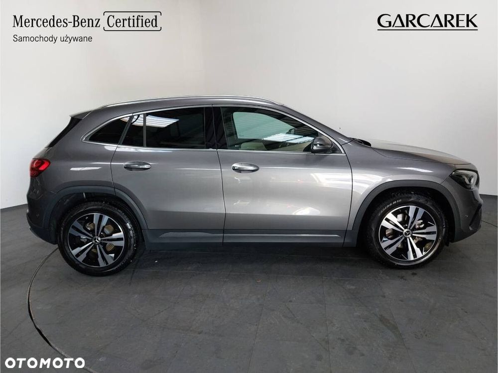 Mercedes-Benz GLA 200 d Progressive - 10