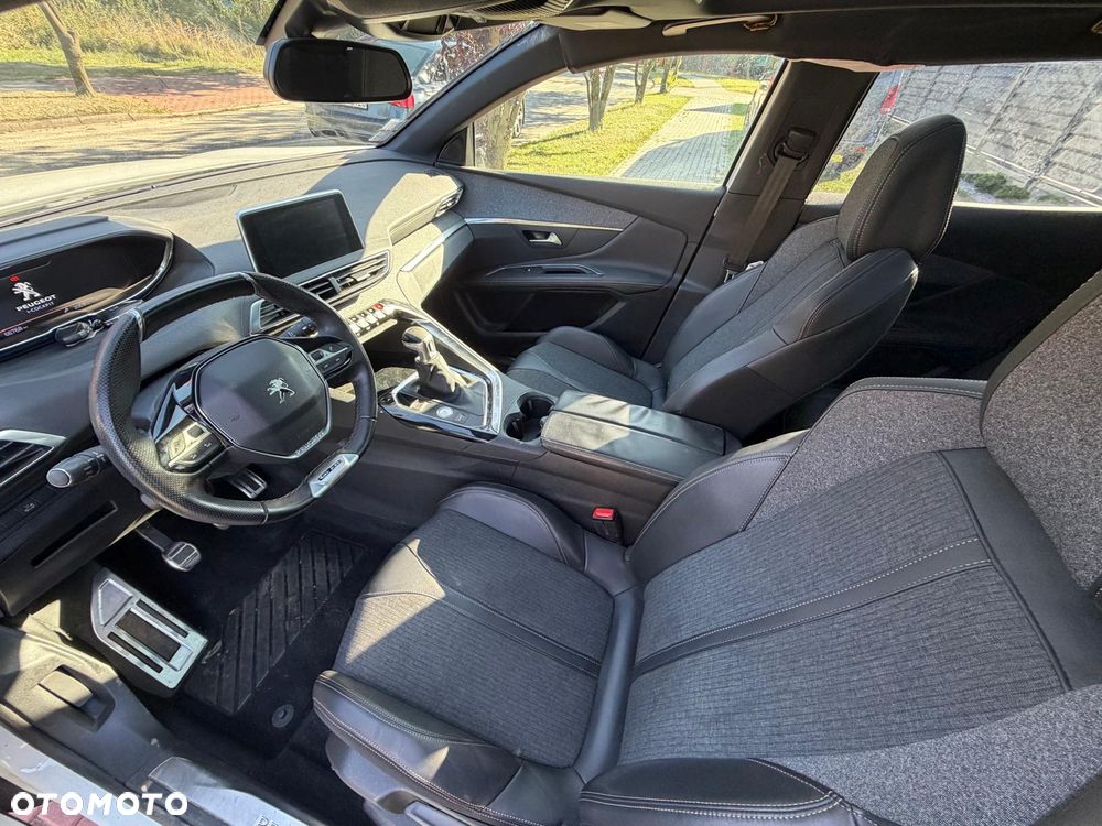 Peugeot 3008 1.2 PureTech Allure S&S - 11