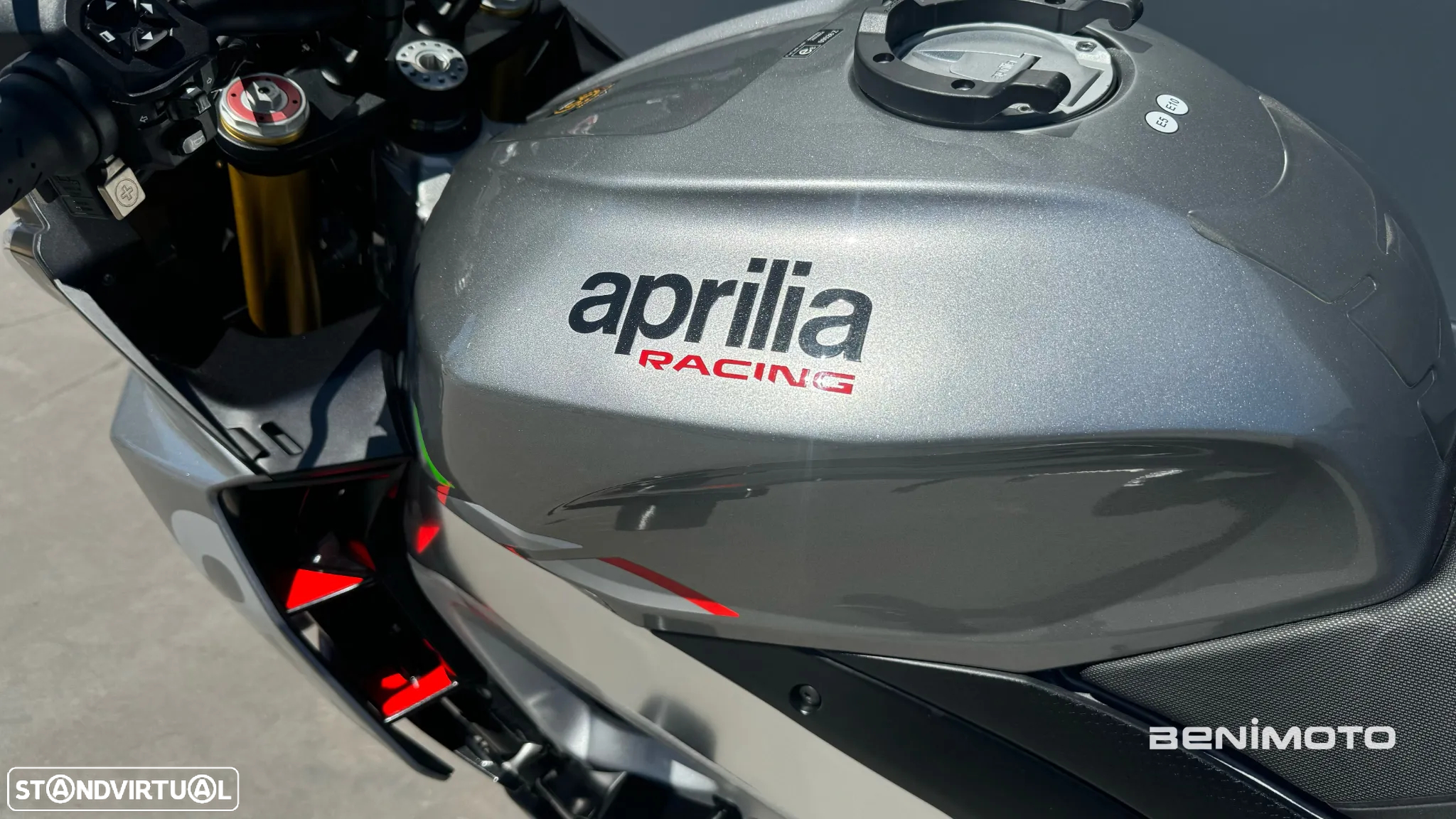 Aprilia Tuono V4 - 15