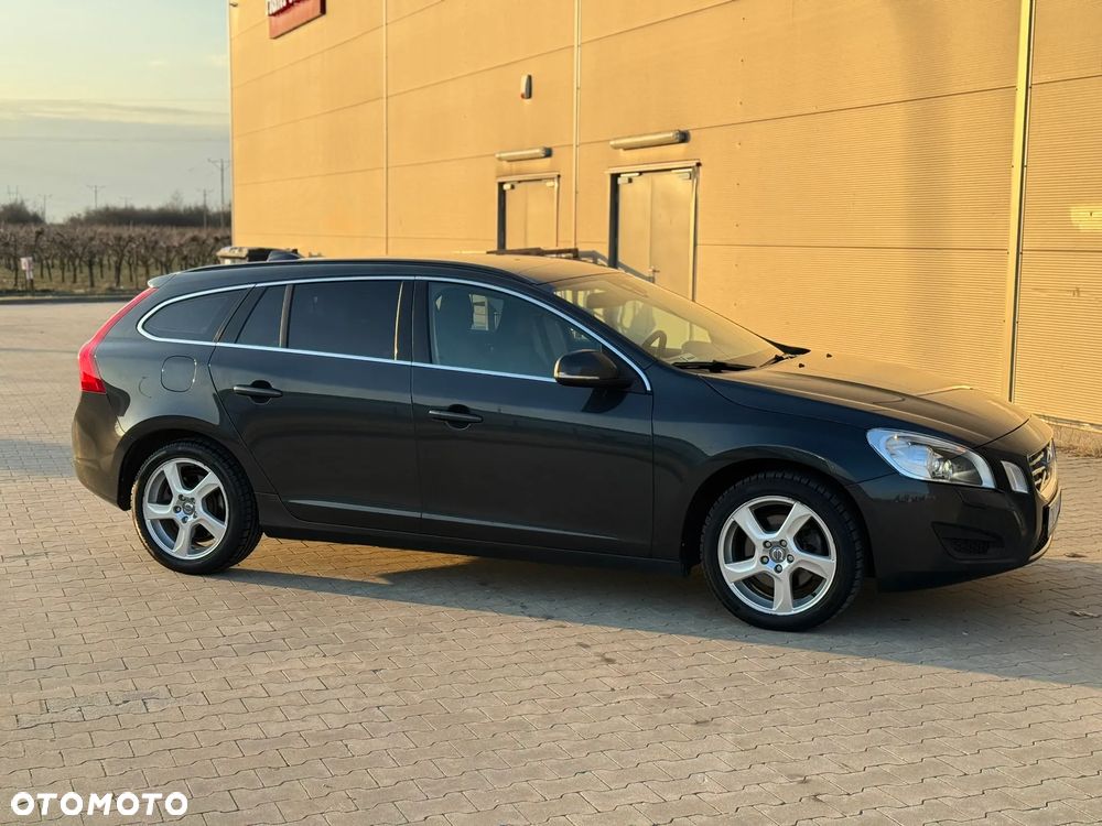 Volvo V60 D3 Geartronic Momentum - 19