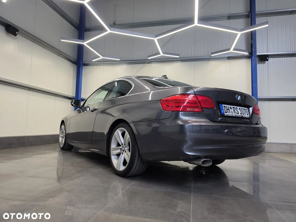 BMW Seria 3 320d Edition Exclusive - 14