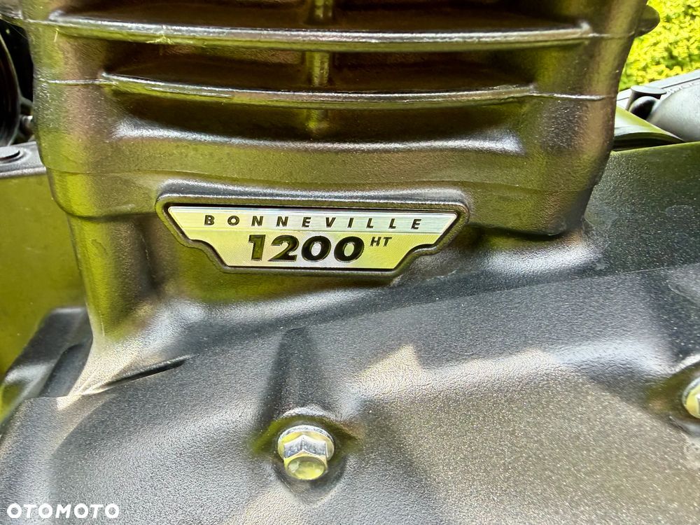 Triumph Bonneville - 12