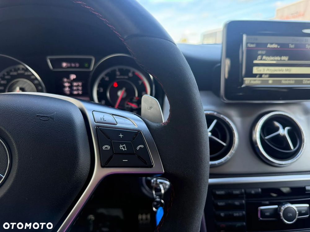 Mercedes-Benz CLA 45 AMG 4-Matic - 23
