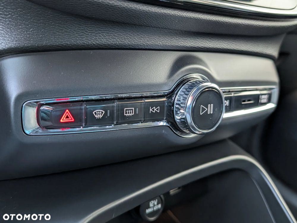 Volvo XC 40 T5 AWD R-Design - 25