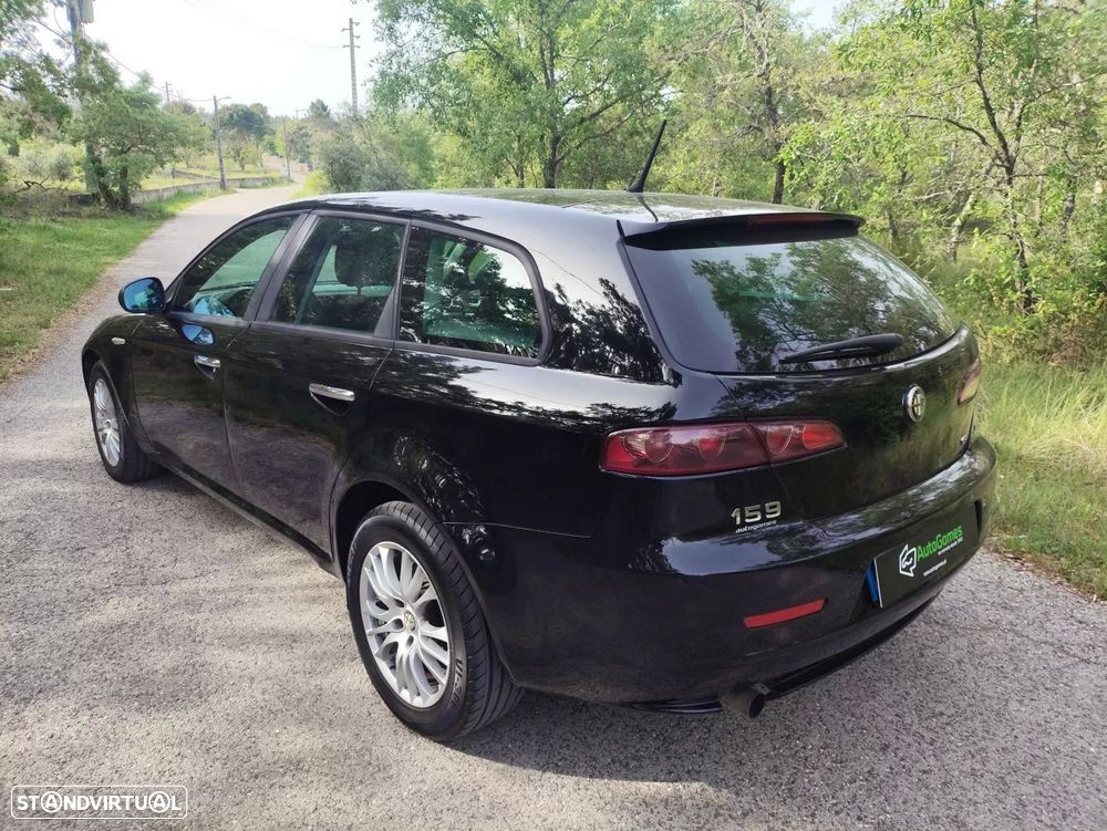 Alfa Romeo 159 Sportwagon 1.9 JTDm 16V Elegante - 10